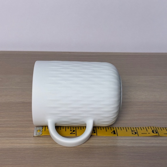 Nespresso x Fusalp Limited Edition Ceramic Coffee Mug – White Textured - Picture 4 of 4